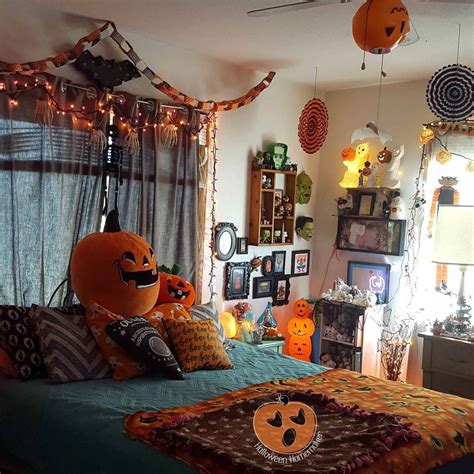 Set the Mood with Spooky and Stylish Halloween Decorations for Your Living Room